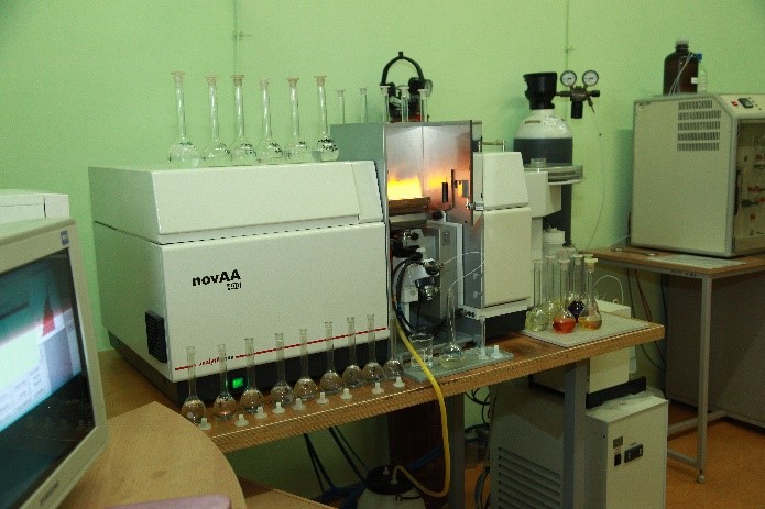 Spektrofotometr absorpcji atomowej AAS novAA 400 firmy Analytik Jena z kuwetą grafitową i autosamplerem oraz generatorem wodorków.jpg
